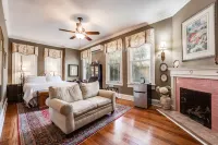 Riverdale Inn Hotels in 