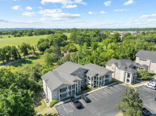 Sunset Penthouse 2 Bedroom Condo by RedAwning - Parkplatz