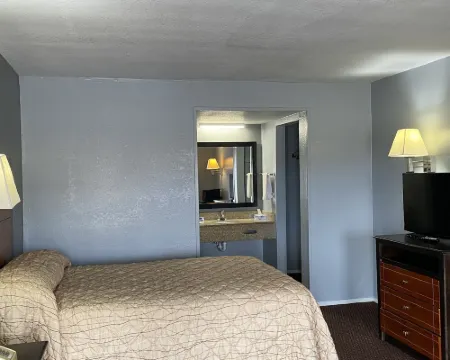 Wilshire Inn Hotels in Cushing