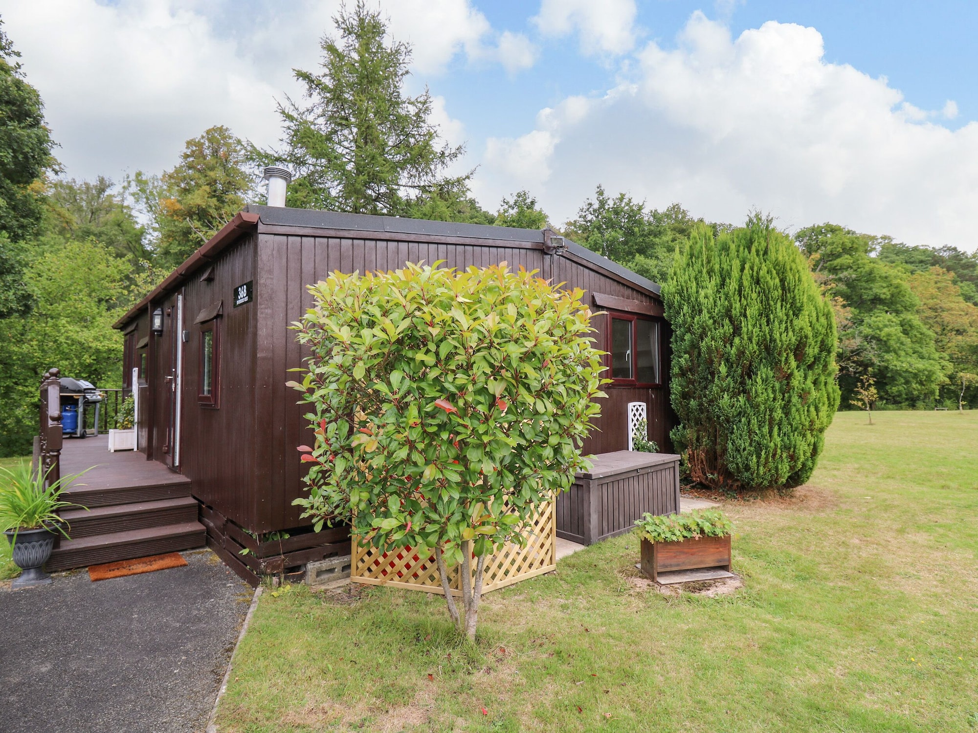 Riverside Rest Hotels in Treflys