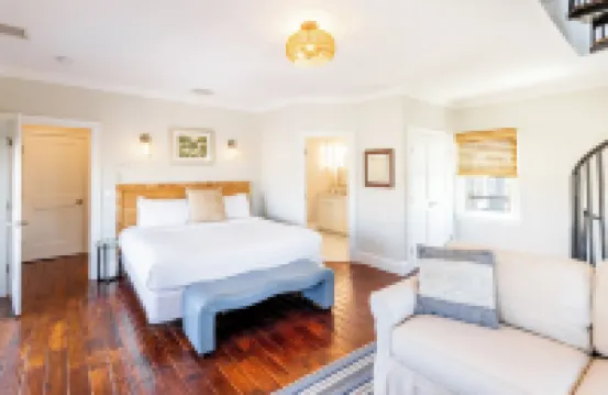 The Newport Lofts - 548 Thames Street