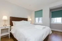 더 라이언 게이트 뮤즈 엘름브릿지 호텔