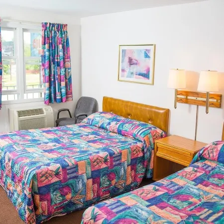 Colonial Motel