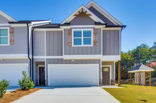 Family Friendly: Modern Townhome in Lula! Hotels in Cornelia