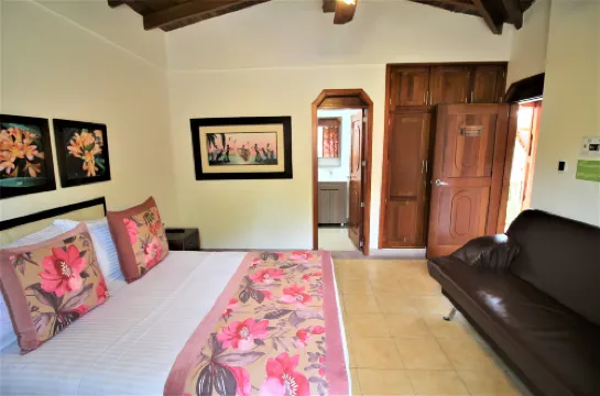 Amazilia Hotel Campestre Ubicado en Cerritos Cerca a Ukumari