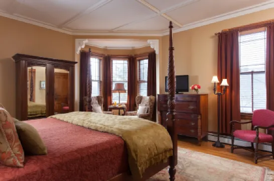Lang House on Main Street Bed & Breakfast Hotels in 