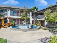 Creekside Inn & Suites Hotels in Willits