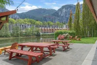 Squamish Adventure Inn Hotels in Squamish