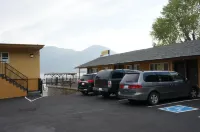 Lake Marina Inn - Motels