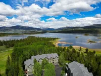 Prospector Point E 4Br 3.5ba 4 Bedroom Townhouse by RedAwning