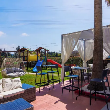 New Garden Hotel Side