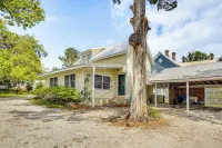 1 Block to Crescent Lake: Charming Home w/ Porch! - 3-Star