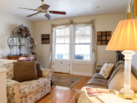 Gaslight Bed & Breakfast