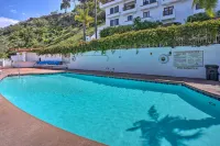 Quiet Avalon Getaway Villa w/ Ocean View & Balcony - Pools