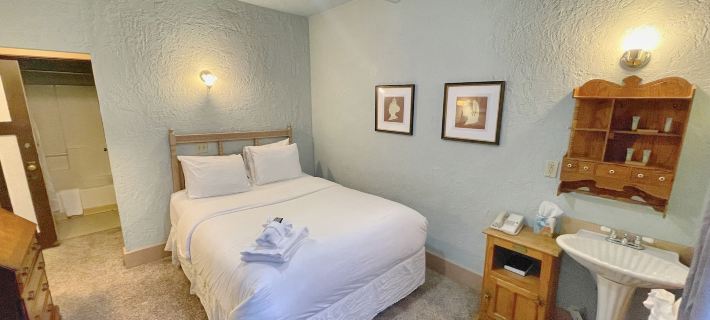Alaskan Hotel and Bar Hotels in Juneau