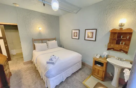 阿拉斯加酒店及酒吧