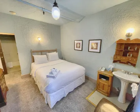 Alaskan Hotel and Bar Hotels in Juneau