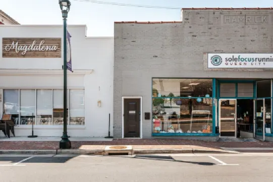 North Central Loft Hotel a 