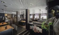 Hotel Seurahuone Riihimäki - 朝食