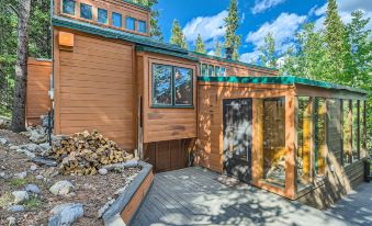 High Altitude Haven 3 Bedroom Home by RedAwning