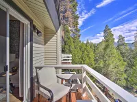Picturesque Cabin 2 Balconies, Walk to Lake! Hotels in Crestline