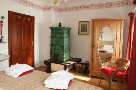 Vacation apartment with park-like garden in a central location