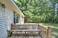 Upscale Family Cottage < 1 Mi to Higgins Lake - Wifi