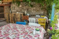 Assos Akropol Pansiyon - 2-Star