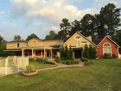 Maple Creek Bed&Breakfast Hotels in Tomball