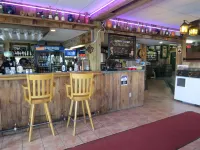 Dockside Suites - bar