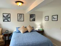 Steps from Rye Beach and Local Seafood Dining - Charming Coastal Haven