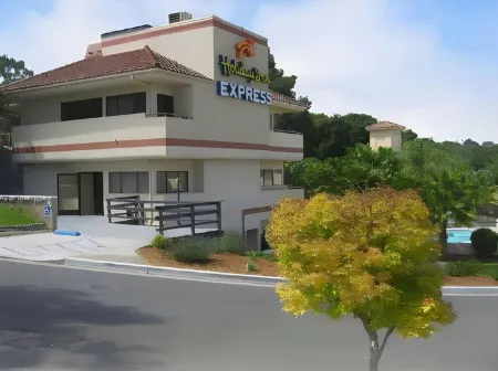 Holiday Inn Express Grover Beach-Pismo Beach Area
