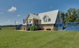 Spacious Mcminnville Vacation Home w/ Gas Grill!