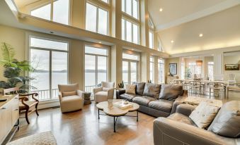 Spacious Lakefront Kentucky Home Rental!