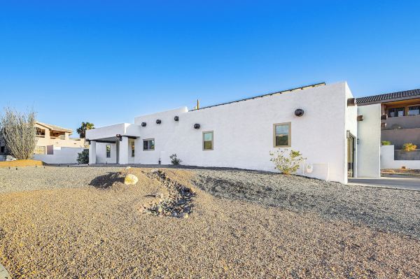 Pet-Friendly Lake Havasu Home w/ Hot Tub & Pool