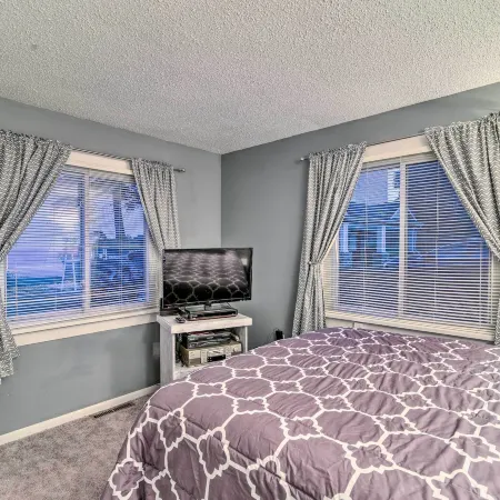 East Tawas Cabin w/ Lake Huron Access & Views