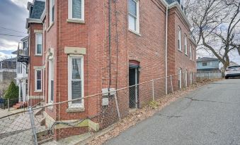 Cozy Somerville Studio 2 Mi to Boston, Walk to T!