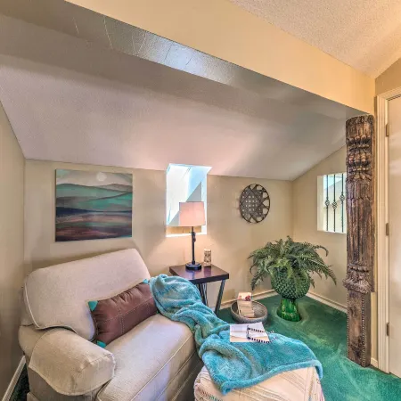 Eclectic Home w/ Deck: 4 Miles to Ski Cloudcroft! Hotels in Cloudcroft