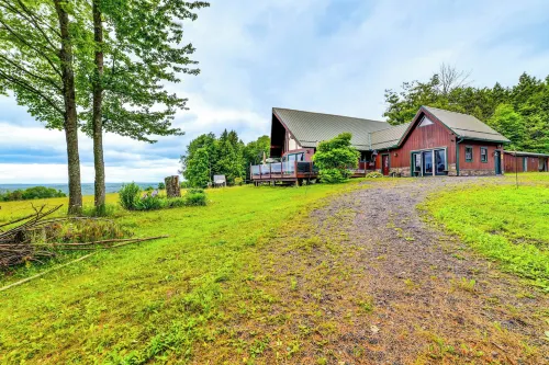 Secluded Oxford Cabin on 75 Acres: Sunset Views!