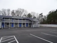 Village Inn & Suites - Smithville - Moteles