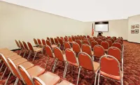 Howard Johnson by Wyndham Lexington Hotels in South River