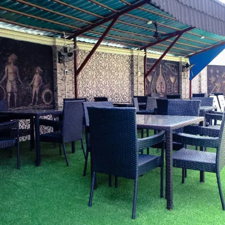 Mo-House Hotel and Event Center