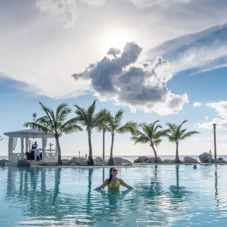 Tracadero Beach Club & Holidays Rentals