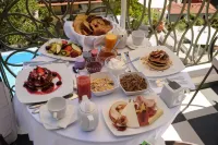 Irida Boutique Hotel - Frühstück