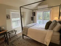 High Tide Inn