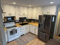Hilltop Heights Home.  Safe neighborhood minutes from downtown. - Boutique