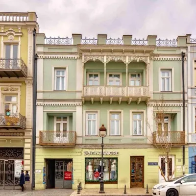 5 Star Apart Hotel Отели рядом с достопримечательностью «Мост Царицы Тамары»