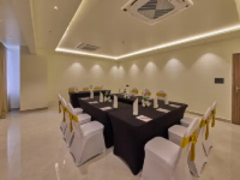 大陸大酒店邁索爾薩羅瓦爾波提科附屬酒店 邁索爾酒店