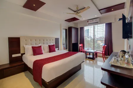 Hotel Malad Inn Opposite Malad Railway Station Отели рядом с достопримечательностью «Глобал Випассана Пагода»