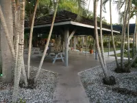 Lantern Inn & Suites - Sarasota Hotel a Whitfield